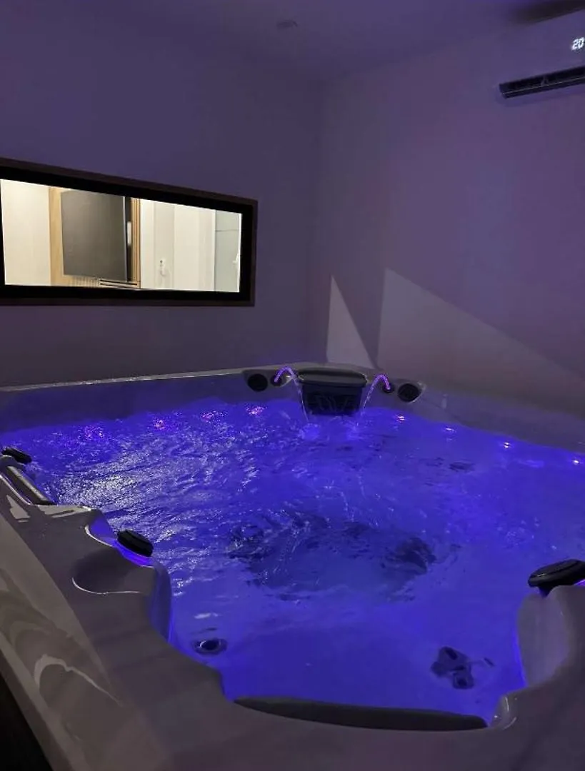 Spa&Love إستريس 0*,  فرنسا